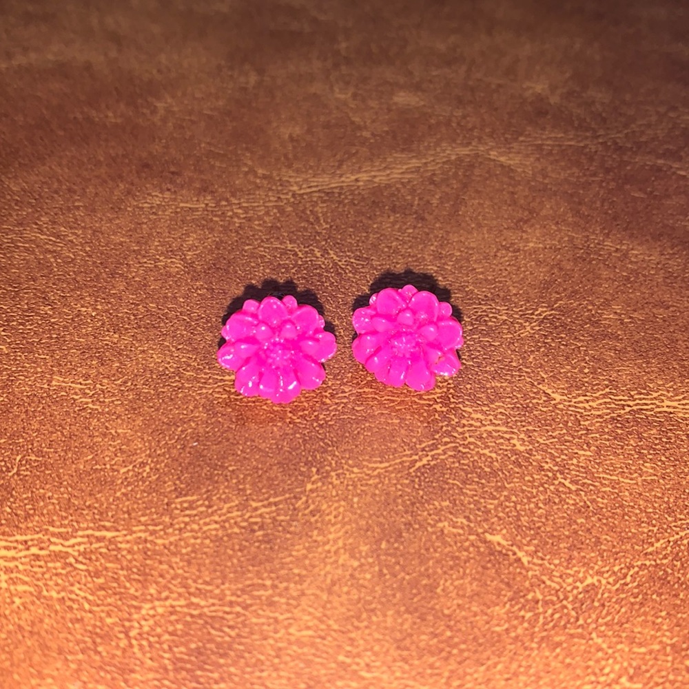 Neon pink resin plastic flower pierced post earrings